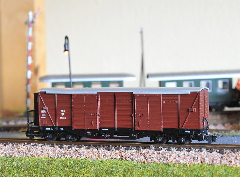 Roco edeckter Güterwagen 16 834 4 achser